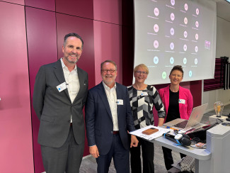 Vertreter der Evangelischen Landeskirche zu Gast bei Microsoft in München