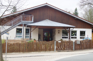 Außenansicht der Evangelischen Kindertagesstätte Sternschnuppe in Burghaslach 