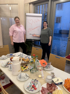 Simone Adler und Barbara Haßler, zwei der drei Dekanatsfrauenbeauftragten