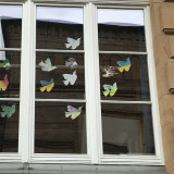 Friedenstauben an einer Grundschule